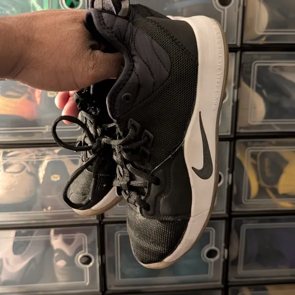 Nike basketball Shoes (Sz 3.5)