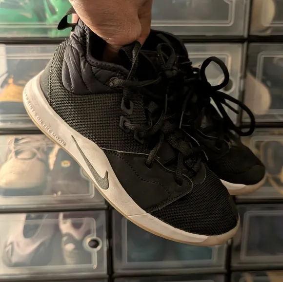 Nike basketball Shoes (Sz 3.5)