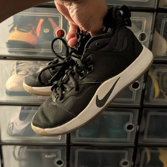 Nike basketball Shoes (Sz 3.5)
