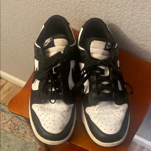 Nike Dunks Low Men's Black and White Sneakers