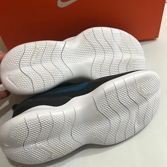 Nike FLEX EXPERIENCE RUN 10  Shoes Sneakers Size 8 W 4E - MENS