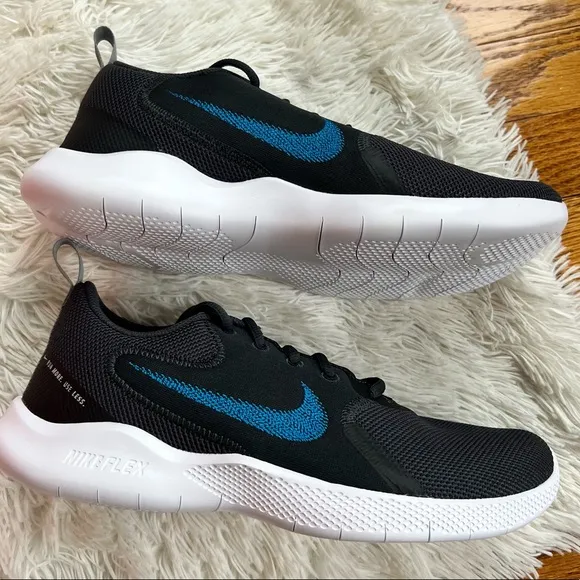 Nike FLEX EXPERIENCE RUN 10  Shoes Sneakers Size 8 W 4E - MENS