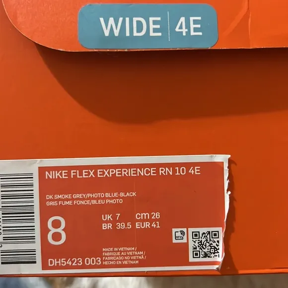 Nike FLEX EXPERIENCE RUN 10  Shoes Sneakers Size 8 W 4E - MENS