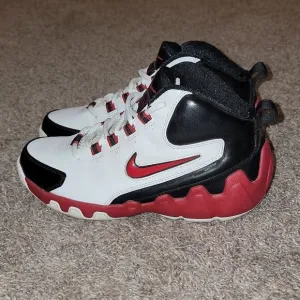 Nike Flight Shox Youth 2004 Blk White Red 040709 Size 5Y Sneakers 309649-161