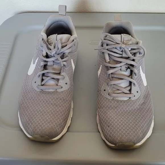 Nike Gray Mesh With White Swoosh Logo Lightweight Tennis Shoes Size 10.5