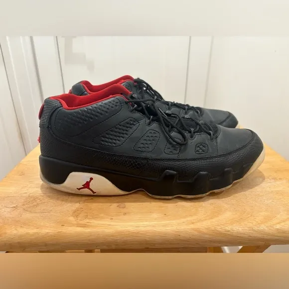 Nike Jordan Mens 9 IX Mid Cut Basketball Shoes Black Lace Up Leather