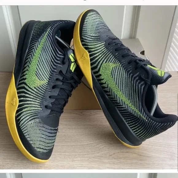 NIKE KB 2016 Kobe Basketball MENTALITY II Shoes VOLT/BLACK - MEN  10
