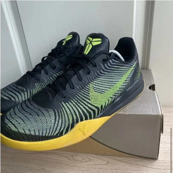 NIKE KB 2016 Kobe Basketball MENTALITY II Shoes VOLT/BLACK - MEN  10