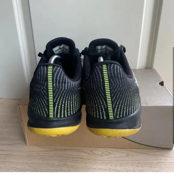NIKE KB 2016 Kobe Basketball MENTALITY II Shoes VOLT/BLACK - MEN  10