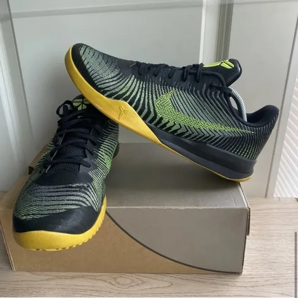 NIKE KB 2016 Kobe Basketball MENTALITY II Shoes VOLT/BLACK - MEN  10
