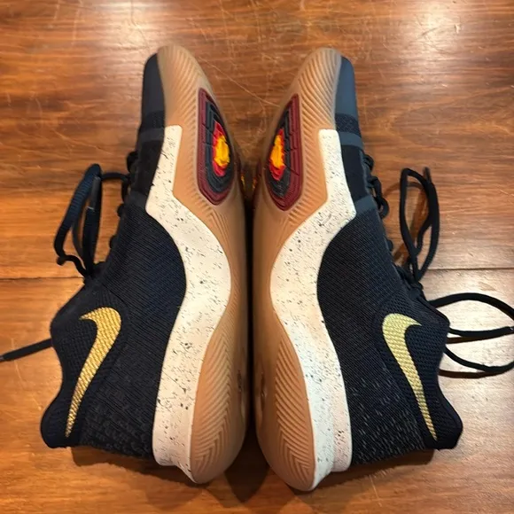 NIKE Kylie 3 Obsidian Basketball Shoe Mens 8 White Navy Gold Lace Up EXCELLENT