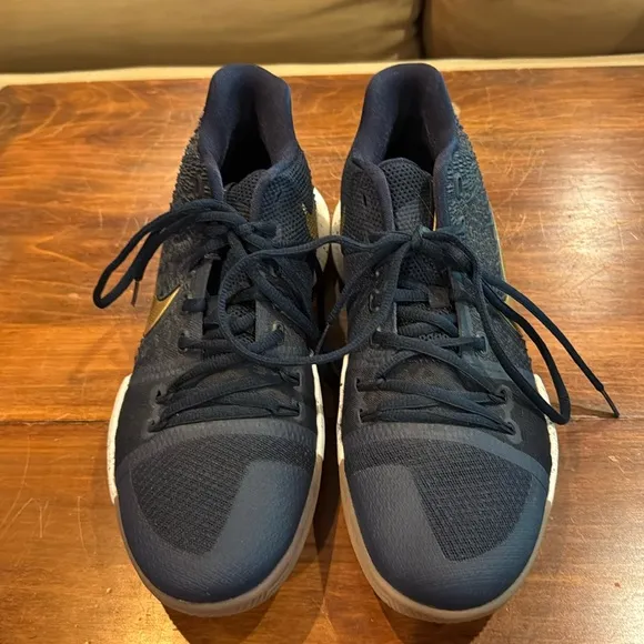 NIKE Kylie 3 Obsidian Basketball Shoe Mens 8 White Navy Gold Lace Up EXCELLENT