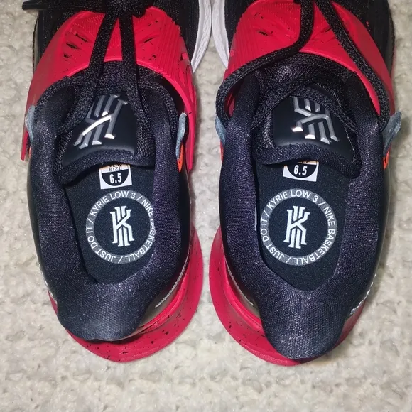 Nike Kyrie Low 3 Team 'Black University Red' size 6.5y