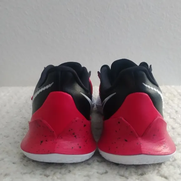 Nike Kyrie Low 3 Team 'Black University Red' size 6.5y