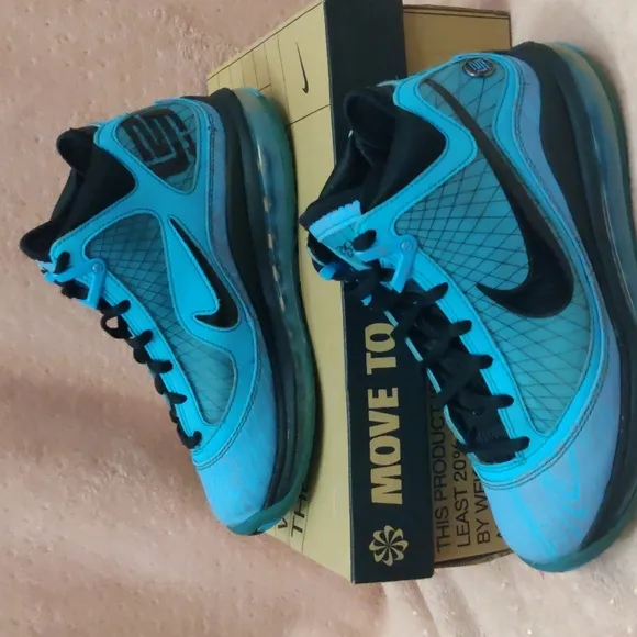 Nike LeBron 7 LLv. QS  All Star shoes size U S 5Y
