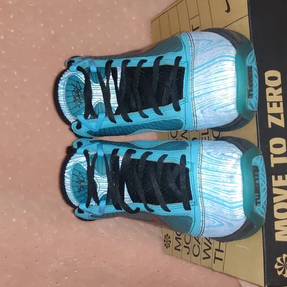 Nike LeBron 7 LLv. QS  All Star shoes size U S 5Y