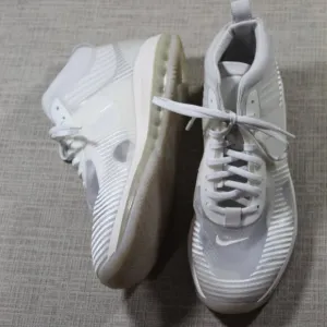 Nike Lebron James X John Elliot Icon QS &quot;Sail&quot; White Athletic Shoes
