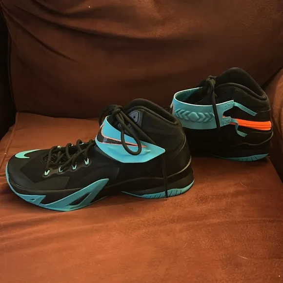 Nike Lebron Zoom 2014 Basketball Shoes Size 11.5 Black Blue New Without Box