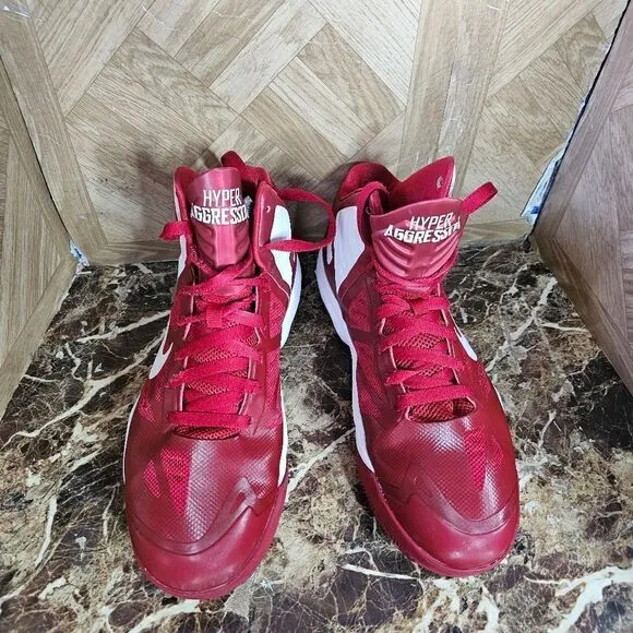 Nike men's Air Max Hyperaggressor red basketball shoes size 10.   282