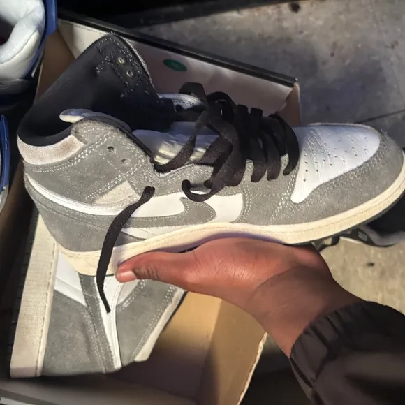 Nike Men's Gray and White Sneakers