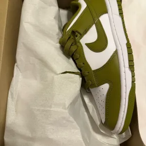 Nike Men's Olive Green Sneakers