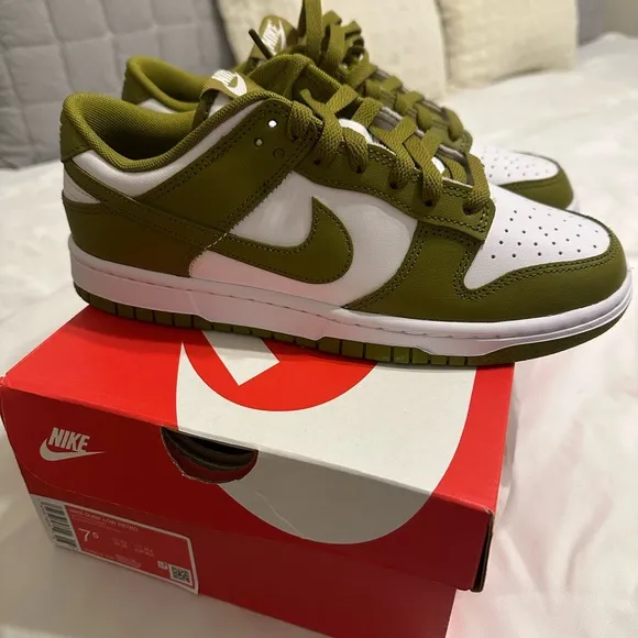 Nike Men's Olive Green Sneakers