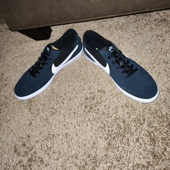 Nike Men's SB Heritage Vulc Shoes Black White Size 11 New