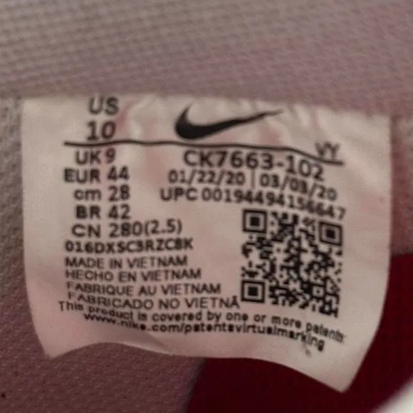 Nike Men's White and Red Sneakers