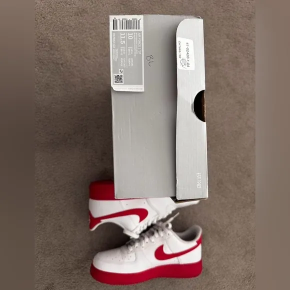 Nike Men's White and Red Sneakers