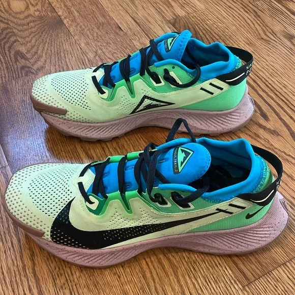 Nike Pegasus Trail 2, Men's Trail Running Shoes. Size 8. Like New Condition.
