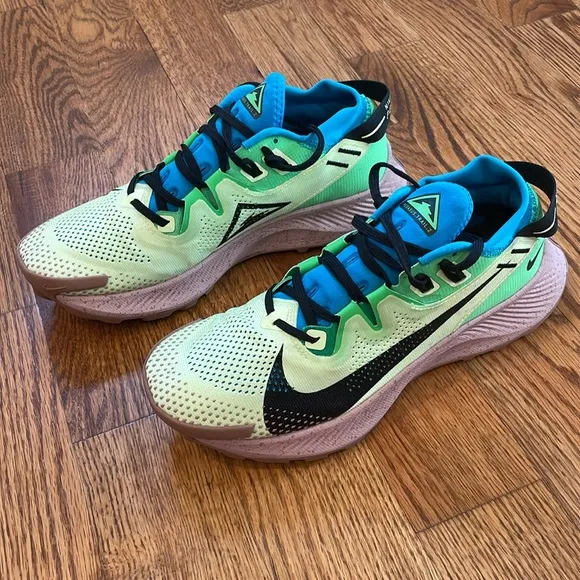 Nike Pegasus Trail 2, Men's Trail Running Shoes. Size 8. Like New Condition.
