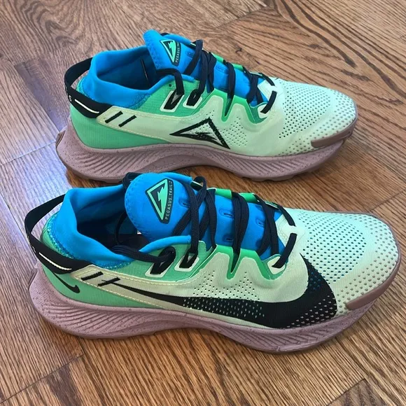 Nike Pegasus Trail 2, Men's Trail Running Shoes. Size 8. Like New Condition.