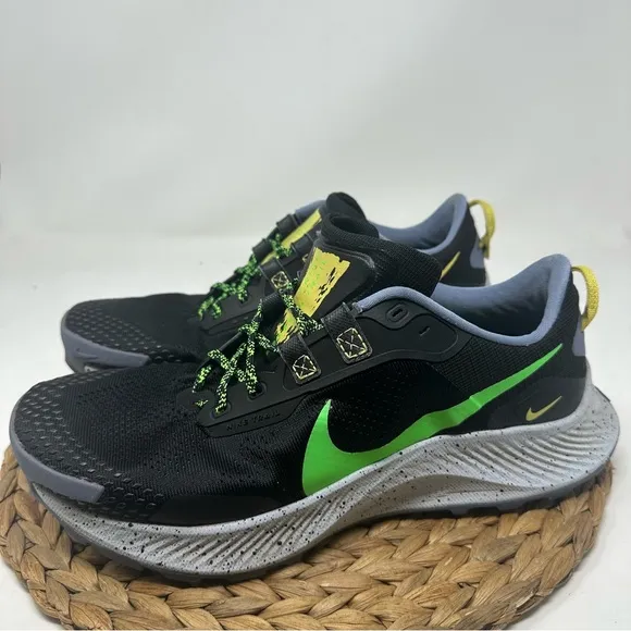 Nike Pegasus Trail 3 Running Shoes Black Green Strike Size 11 Men's