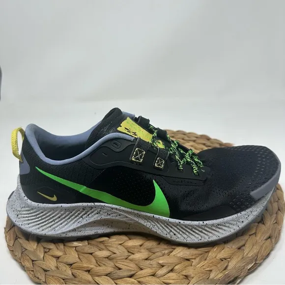 Nike Pegasus Trail 3 Running Shoes Black Green Strike Size 11 Men's