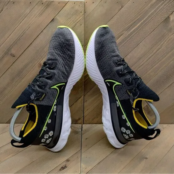 Nike React Flyknit Run Daisy Running Sneakers Mens Size 10.5 Grey Yellow‎ Black