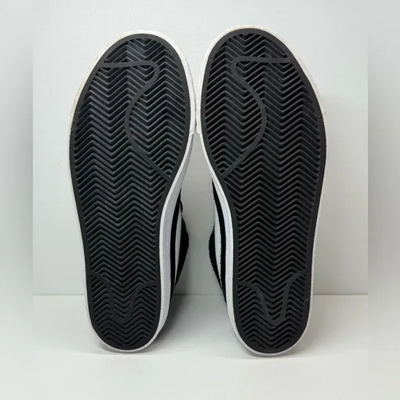 Nike SB BLAZER MID, SUEDE Men's Black and White High-Top Sneakers,