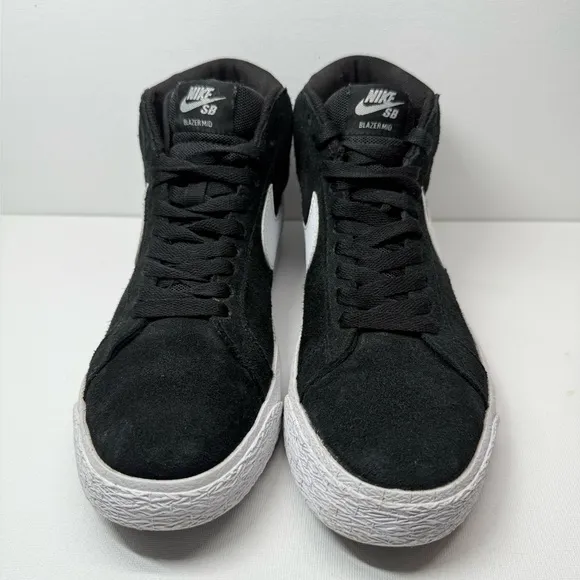 Nike SB BLAZER MID, SUEDE Men's Black and White High-Top Sneakers,