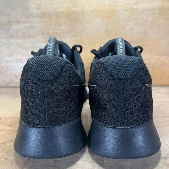 Nike Tanjun Womens Size 10 Shoes Sneakers Triple Black DJ6257-002