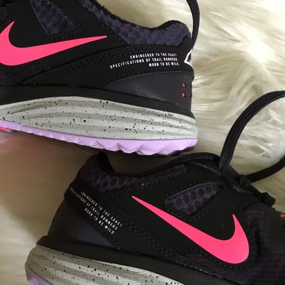 Nike Trail Black &amp; Pink Juniper All Terrain Athletic Shoes Size 7