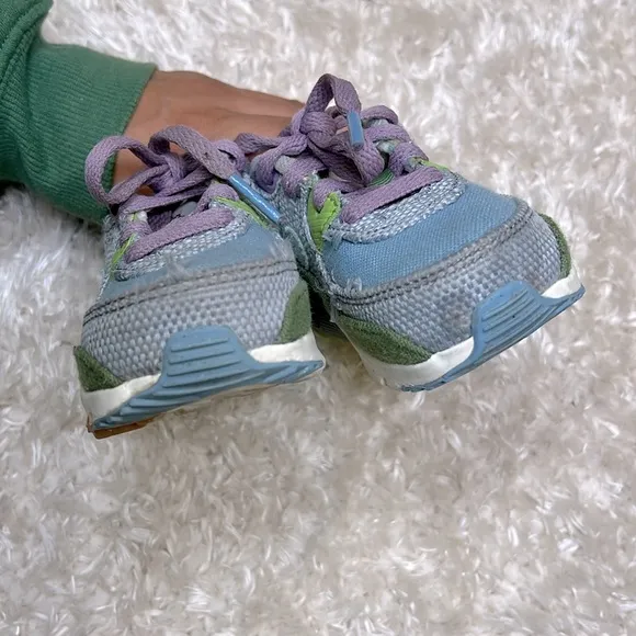 NIKE || Unisex Kids Air Max 90 SE Sun Club Athletic Shoe (6C)