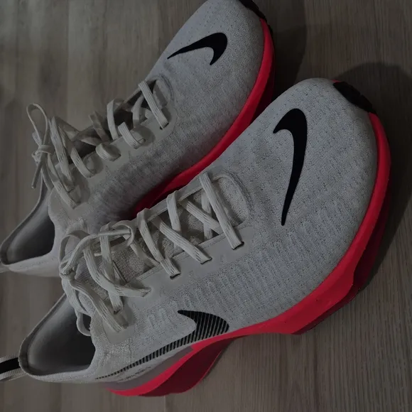 Nike W White and Pink Running Shoes