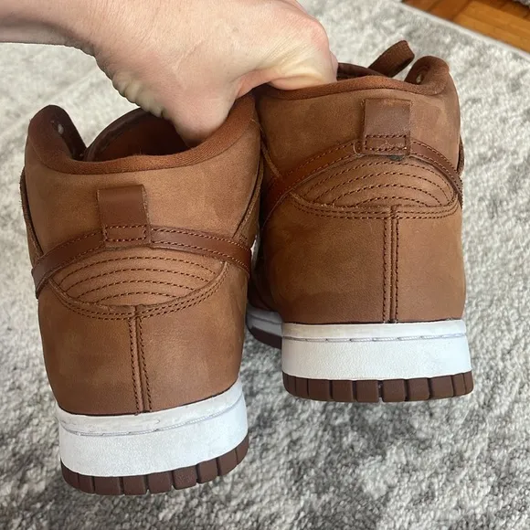 NIKE WOMENS DUNK HIGH PREMIUM - PECAN/ PECAN/ WHITE