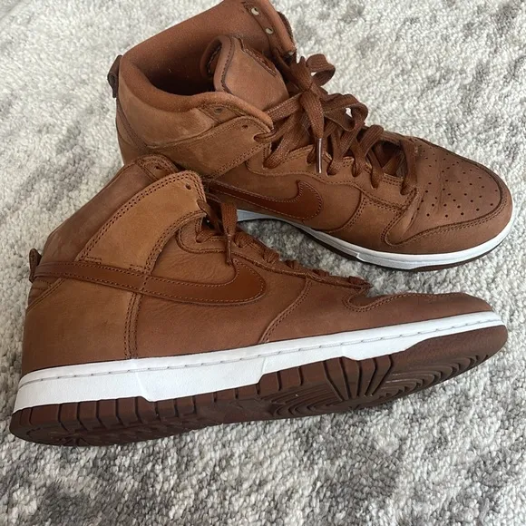 NIKE WOMENS DUNK HIGH PREMIUM - PECAN/ PECAN/ WHITE