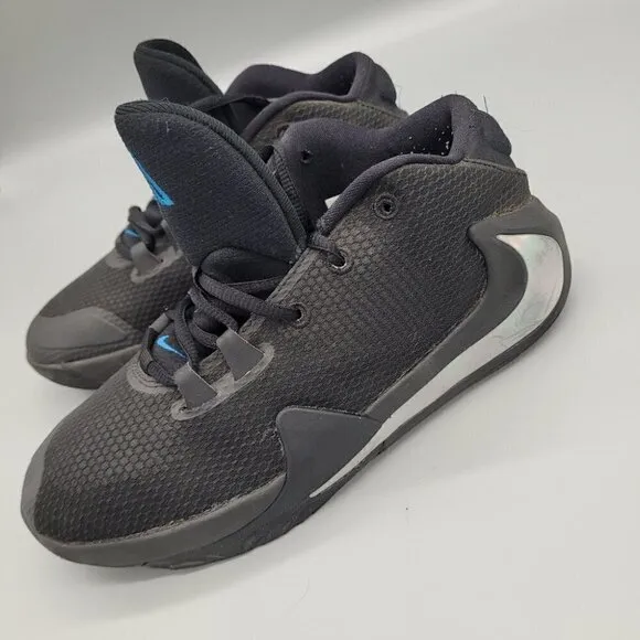 Nike Zoom Greek Freak 1 Black Iridescent Basketball Shoes Size 6.5 Youth