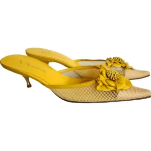Nina Yellow Women's kitten heels with Floral And Mesh Detail