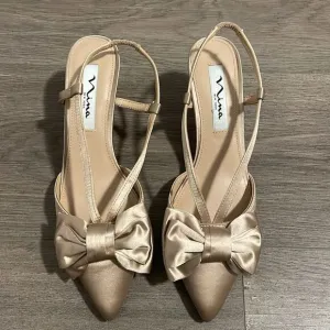 Nina beige kitten heels