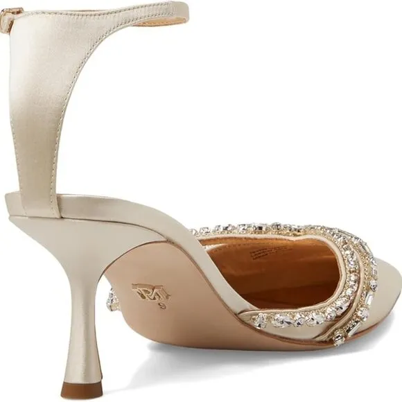 NWOB BADGLEY MISCHKA Zendaya Embellished Ivory Cream Satin Kitten Heel Shoes 6.5