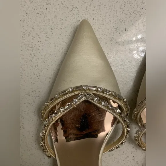 NWOB BADGLEY MISCHKA Zendaya Embellished Ivory Cream Satin Kitten Heel Shoes 6.5