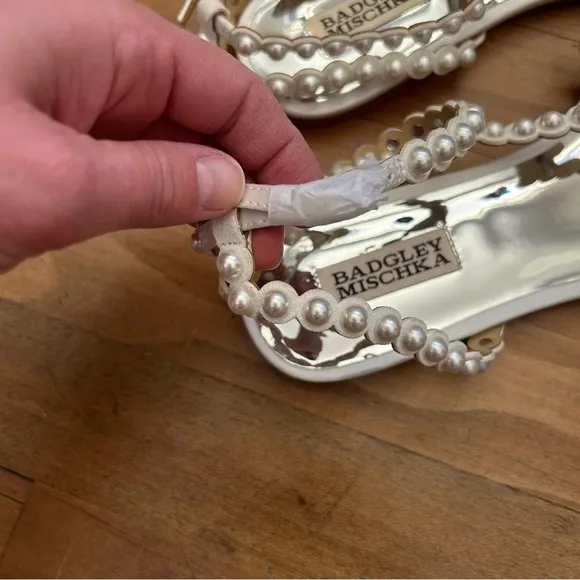 NWOT Badgley Mischka Cami Pearled Gladiator Flat Sandal