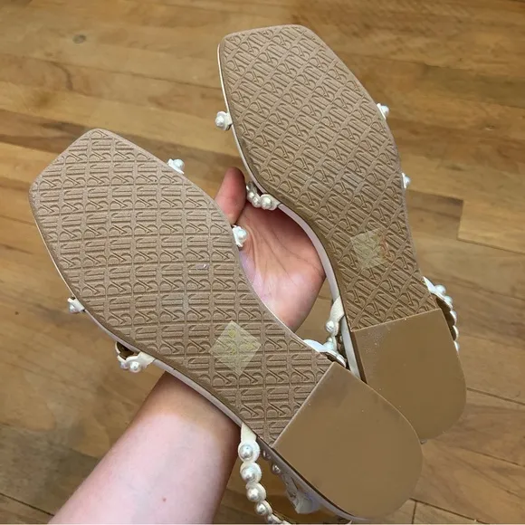 NWOT Badgley Mischka Cami Pearled Gladiator Flat Sandal